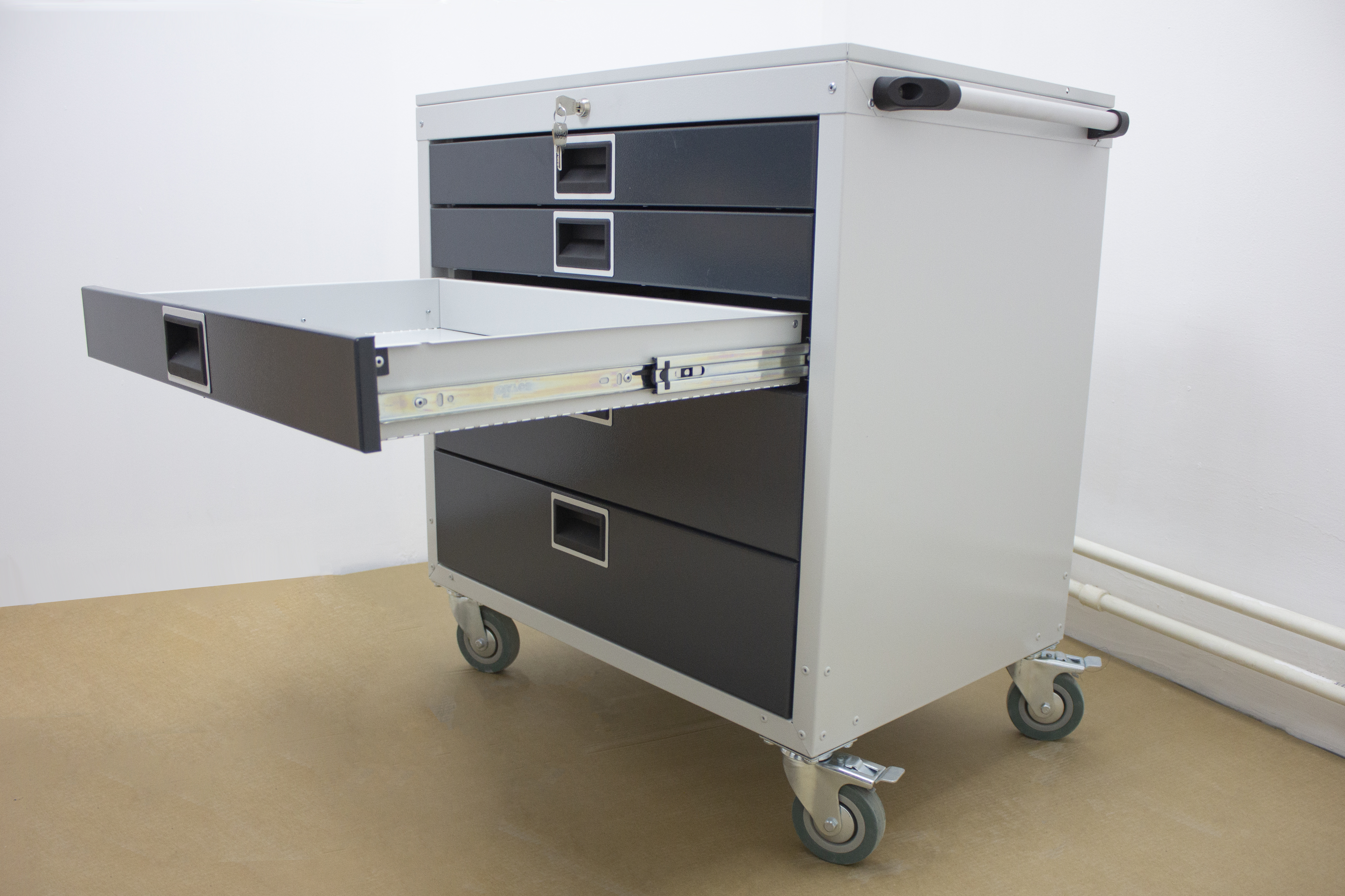 КГ056282 Тумба SMART 5М с лотком 815x740x500 мм